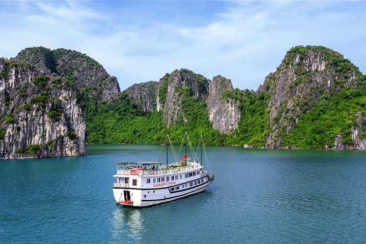 Halong Deluxe Cruise 2D/1N: Kayaking, Swimming, Cave, Titop island & Full Meals - Image 3