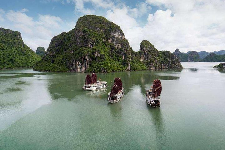 Halong Full Day on charming cruise kayaking Luon cave depart Hanoi Old Quarter - Image 1