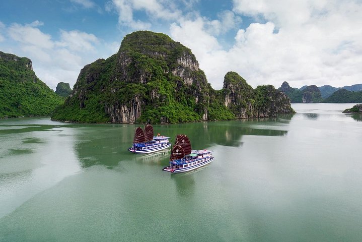Halong Full Day on charming cruise kayaking Luon cave depart Hanoi Old Quarter - Image 5