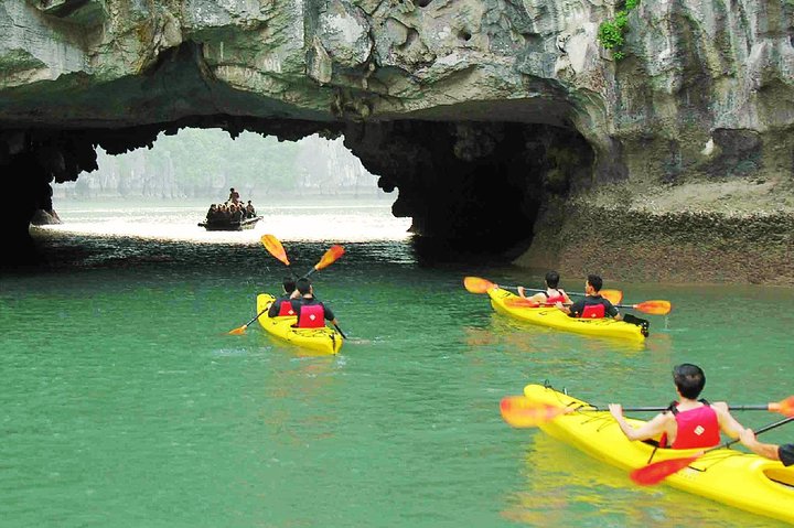 Halong Luxury Cruise Full Day Tour from Hanoi: All inclusive - Image 5