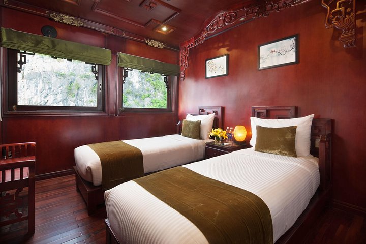 Halong Royal Palace Cruise 2 days - Image 4