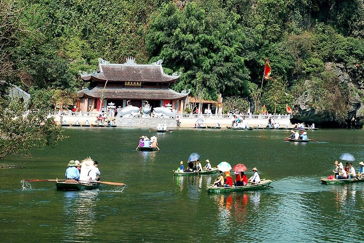 Hanoi - Bai Dinh Pagoda and Natural Trang An excursion sightseeing full day - Image 2