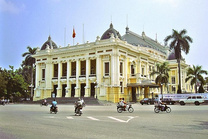 Hanoi City Private Half day tour Sightseeing Train street n food - Image 2