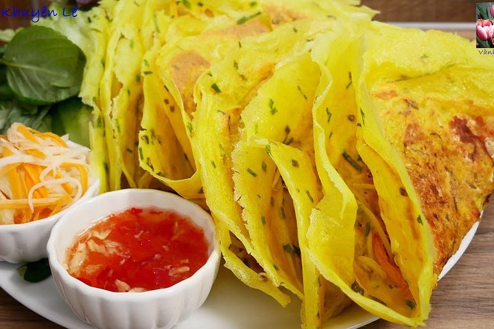 Hanoi Vespa Night Street Food Tour+ Train Street+ Live Music - Image 2