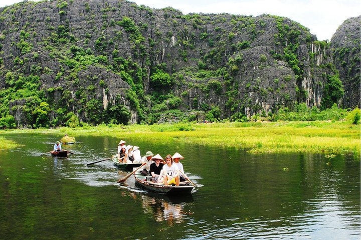 Hoa Lu - Mua Cave - Local Market -Tam Coc - Bich Dong 2days small group tour - Image 1