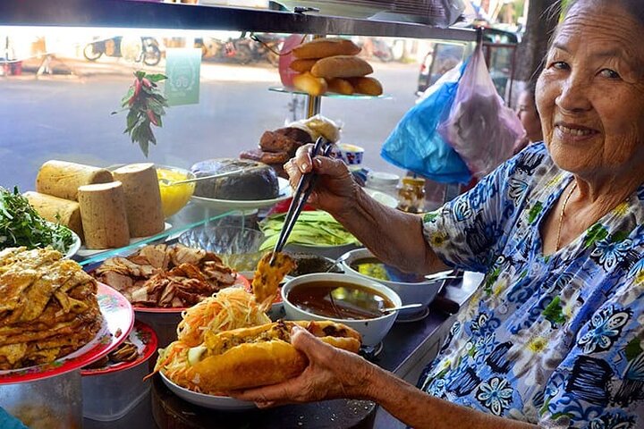 Hoi An Food Tasting and Walking Tour - Image 5