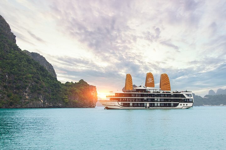 LA REGINA LEGEND Cruise 5* Luxury 3D2N With 2 Ways Transfer  - Image 1