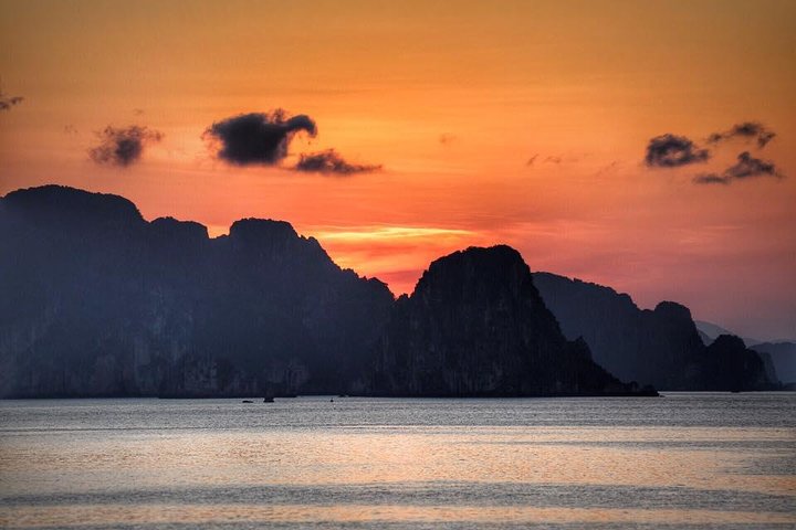 Lan Ha Bay 2 Days 1 Night on BEST Cruise with Private Balcony - Image 2