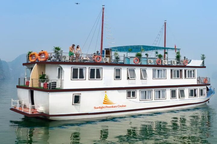 Lan Ha bay deluxe cruise 2 days: Kayaking & swimming at pristine places - Image 3