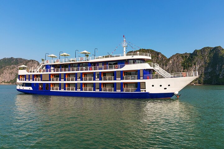 Lan Ha bay luxury cruise 2D/1N: Kayaking, swimming at the pristine places, meals - Image 1