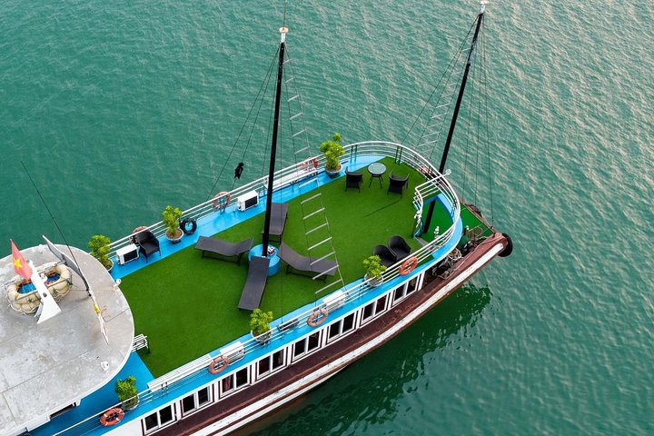 Luxury day trip to Halong bay with Sung Sot cave, Titop Island and kayaking. - Image 5