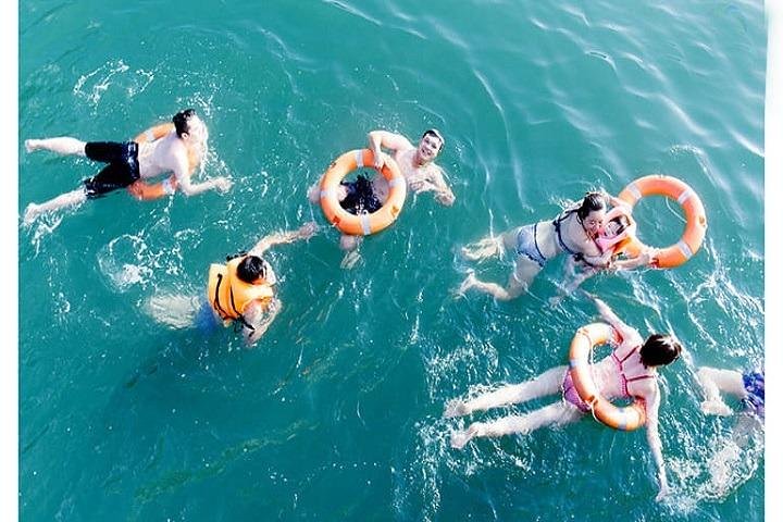 Luxury Ha Long Bay 1 Day Trip From Hanoi - By Limousine & Small Group - Image 2