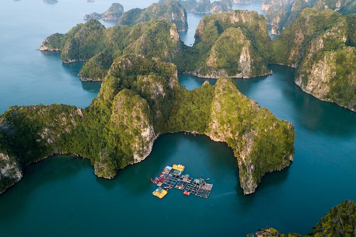Luxury Halong Bay and Lan Ha Bay day trip from Hanoi - Image 4