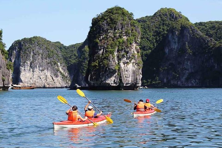 Luxury Halong Bay and Lan Ha Bay day trip from Hanoi - Image 2