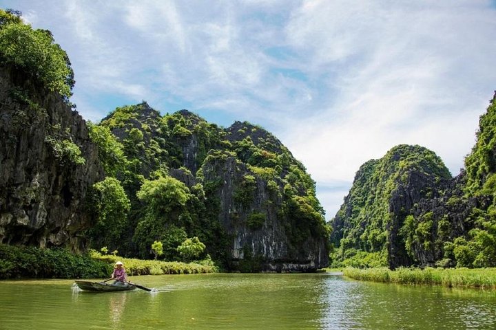 Luxury Hoa Lu - Tam Coc - Mua Cave 1 Day Tour - By Limousine & Small Group - Image 5