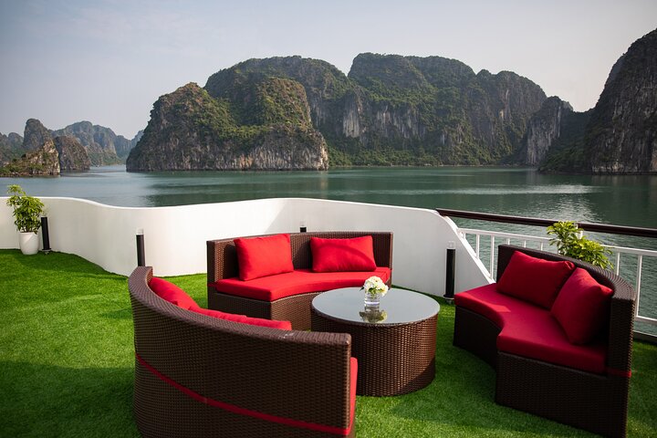 M'Gloria Cruise Luxury 3 Days 2 Night overnight on cruise kayaking visit cave - Image 3