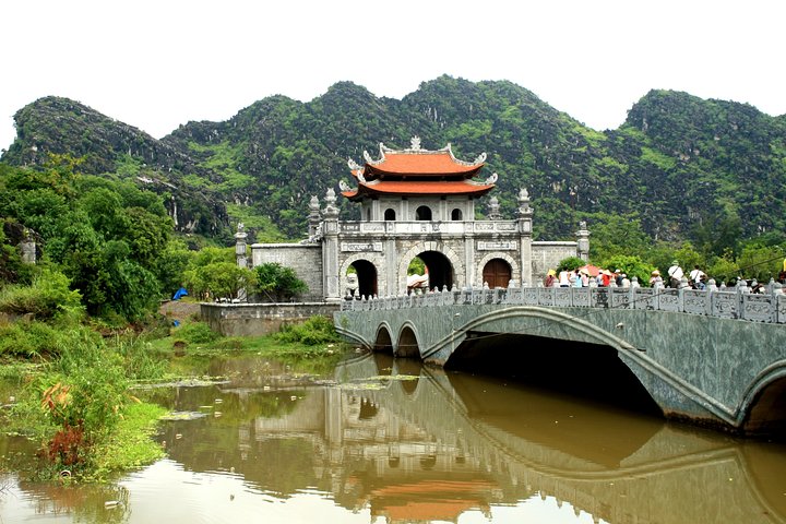 Ninh Binh Day Trip - Image 1