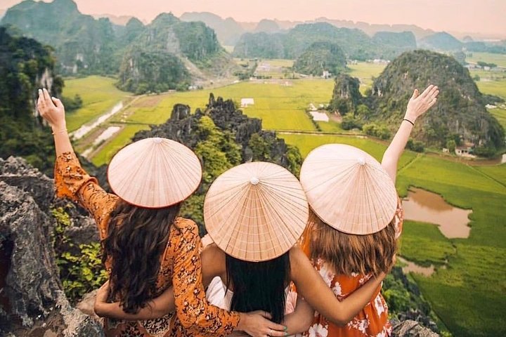 Ninh Binh Day Trip - Image 3