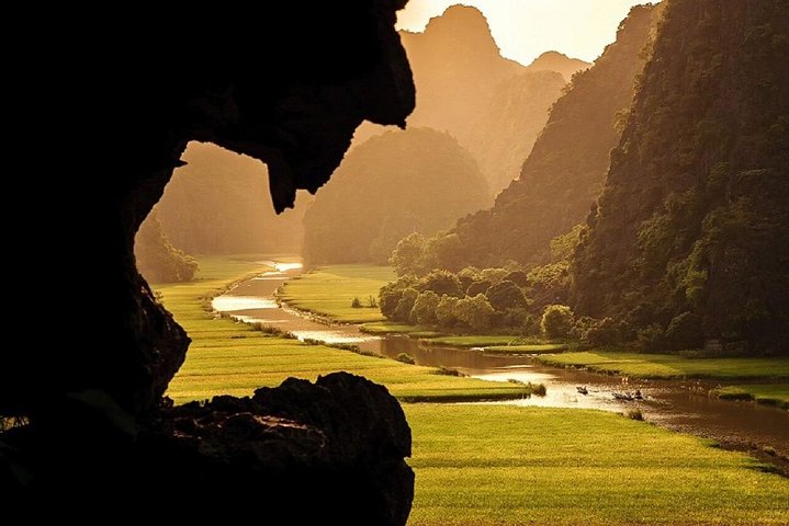  Ninh Binh Day Trip from Hanoi: Hoa Lu, Tuyet Tinh Coc, and Tam Coc - Image 4