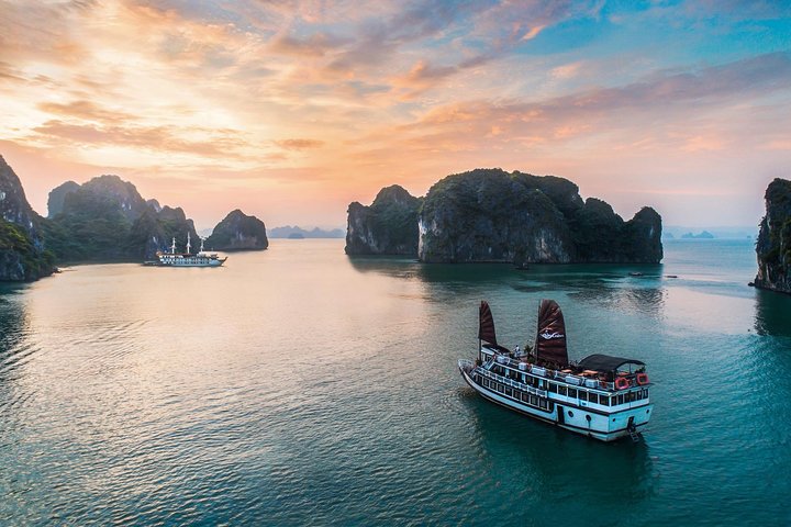 Overnight Bai Tu Long Bay Cruise from Hanoi - Ha Long Bay All-Inclusive - Image 3