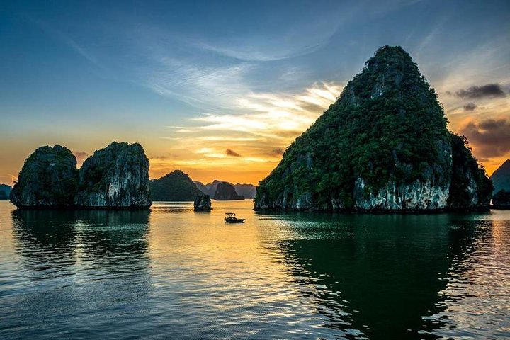 Private Ha Long bay day trip - Image 2