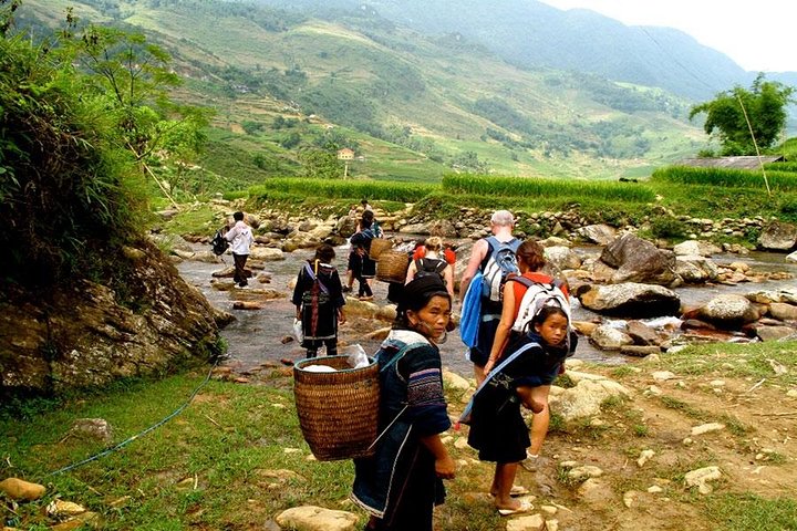 Sapa 2 Days 1 Night Bac Ha Market Tour (Overnight In Hotel) - Image 4