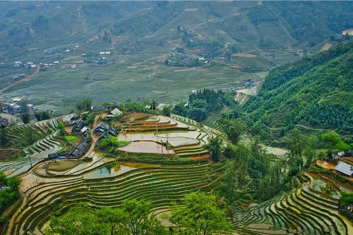 Sapa tour 2days trekking Ta Van & Cat Cat village - Image 4