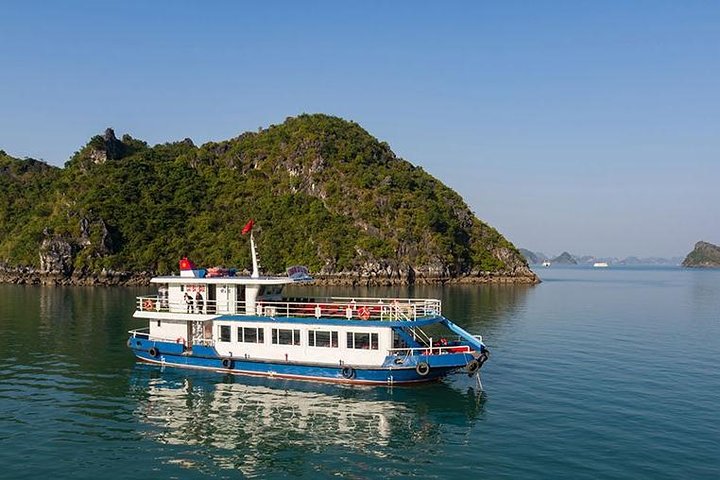 TOP Luxury Day Cruise Jadesails Halong – Lan Ha Bay Full Day - Image 1
