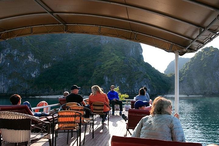 TOP Luxury Day Cruise Jadesails Halong – Lan Ha Bay Full Day - Image 2