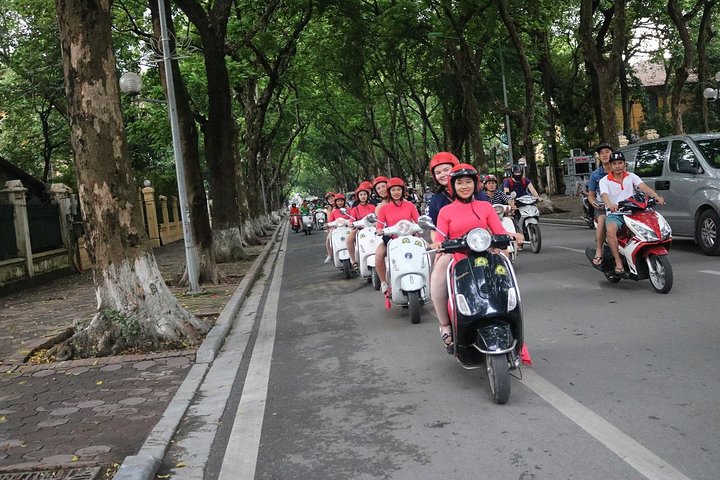 Vespa City Tour +Train Street with Female Ao Dai Riders 4,5 Hours - Image 2
