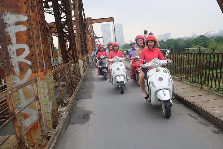 Vespa City Tour +Train Street with Female Ao Dai Riders 4,5 Hours - Image 5