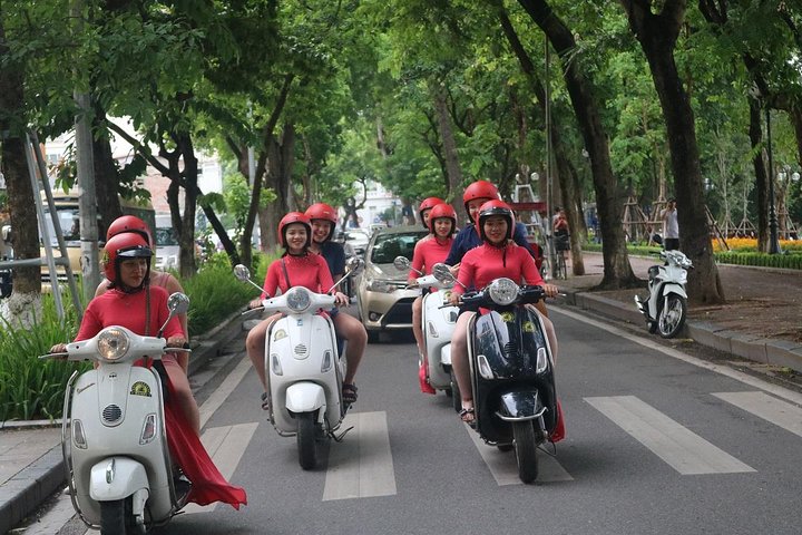 Vespa City Tour +Train Street with Female Ao Dai Riders 4,5 Hours - Image 3