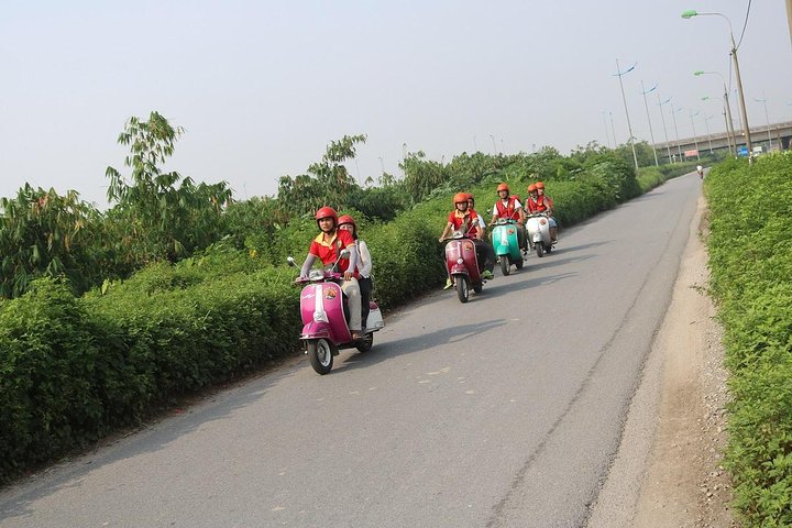 Vespa Night Street Food Tour Hanoi  - Image 4