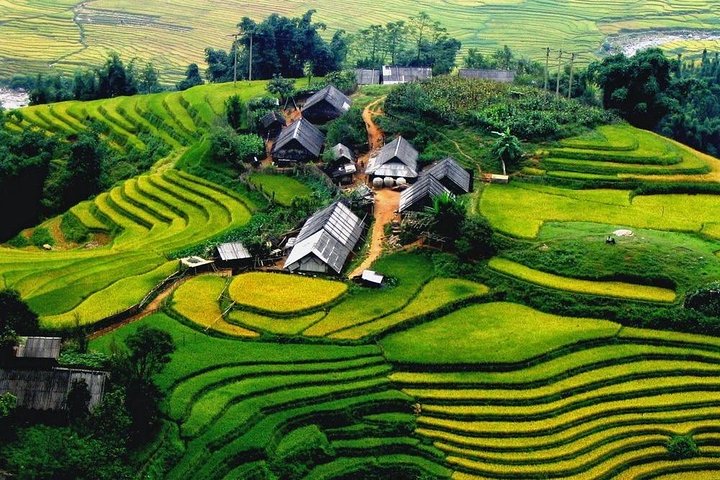 Vietnam Package Tours  - Image 1