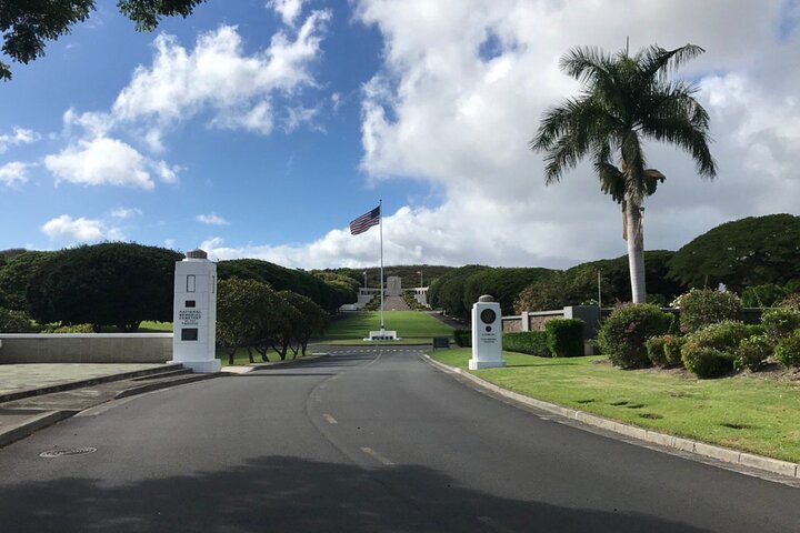 5 Hour Small Group Tour in Pearl Harbor and Honolulu - Image 2