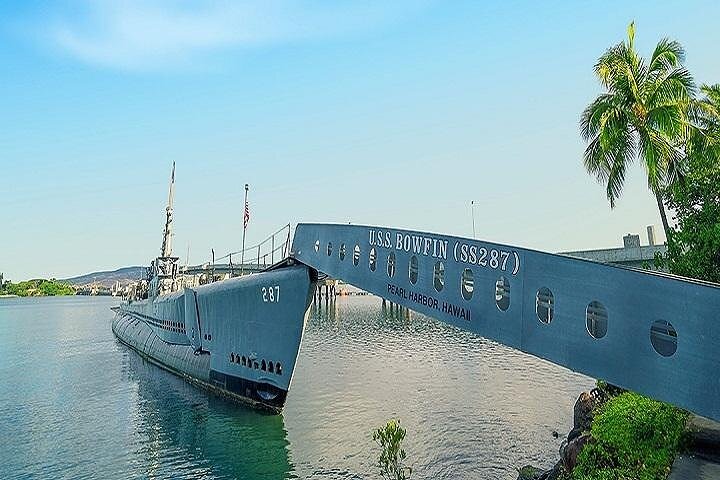 Arizona Memorial Pearl Harbor & Honolulu City Tour from Kona - Image 5