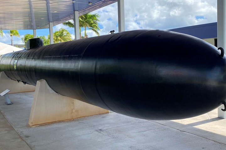 Deluxe Arizona Memorial Bowfin Submarine and Honolulu City Tour - Image 4
