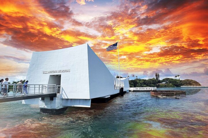Deluxe Pearl Harbor, Arizona Memorial, and Visitor Center Tour - Image 1