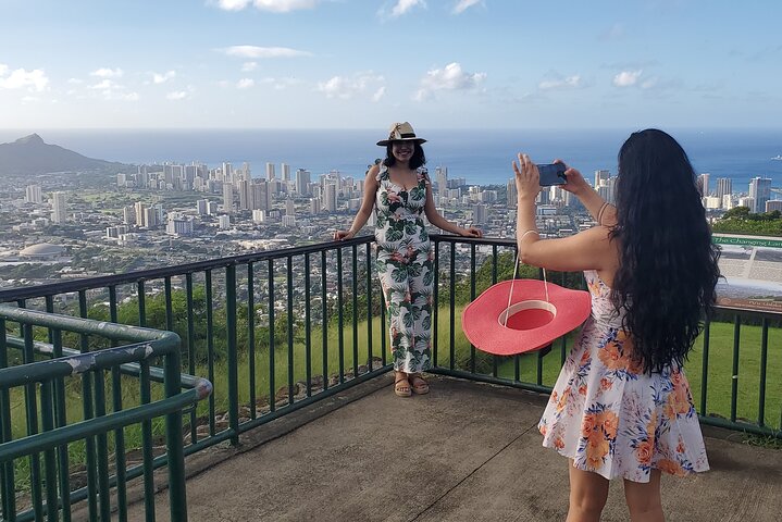 ETOHI: Oahu Exclusive Car & Driver Adventure - Image 4