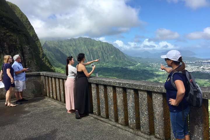 Explore Oahu island ~ private tour with a friendly local. Nice & Personal - Image 1