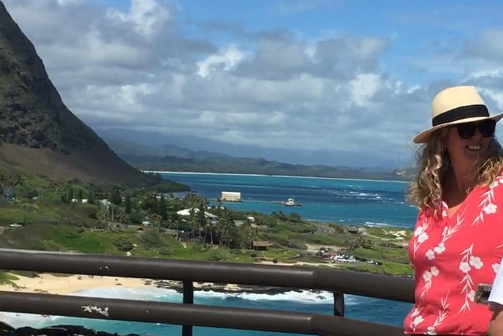 Explore O’ahu island with a friendly local in a small group - Image 2