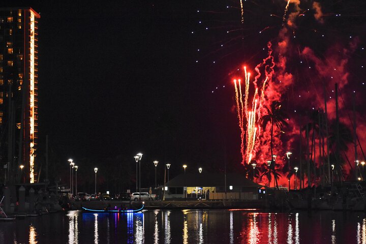 fun fireworks gondola cruise waikiki + hop on hop off bus & more! - Image 3