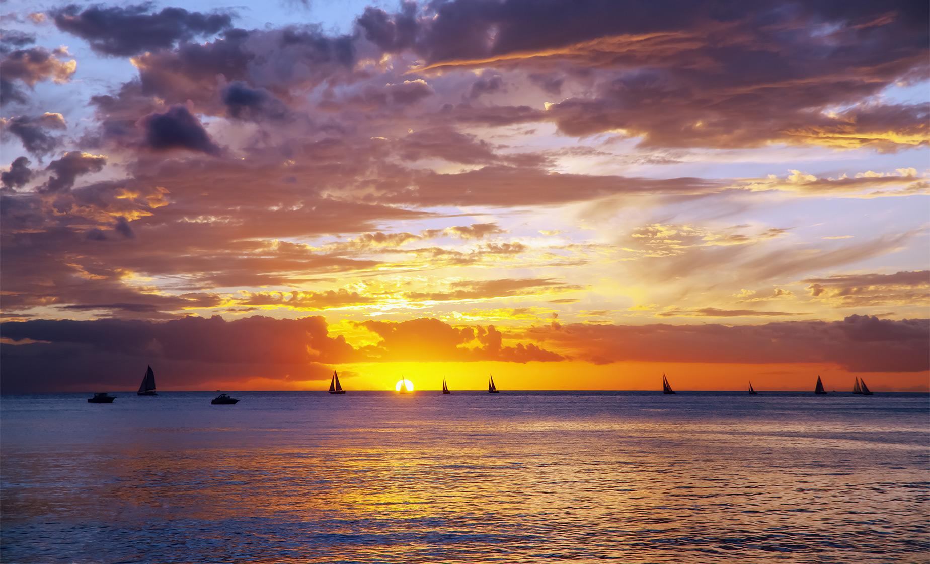 Honolulu Sunset Dinner Cruise and Show (Pacific Star) - Image 1