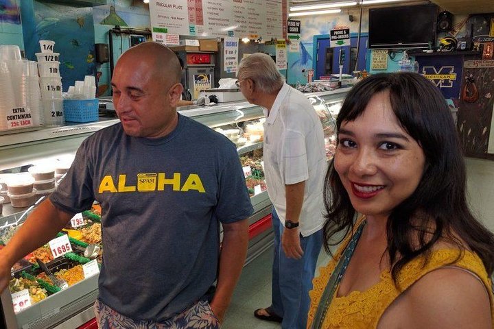 Lanai Tabura curated Aloha Plate Hawaii Food Tour with Pickup - Image 3