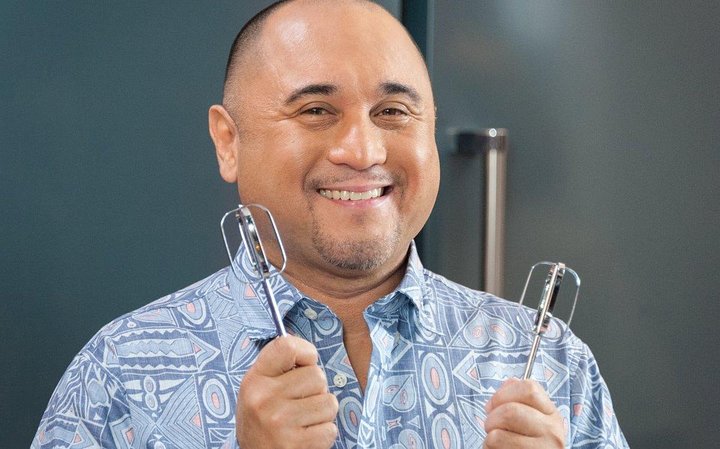 Lanai Tabura curated Aloha Plate Hawaii Food Tour with Pickup - Image 1