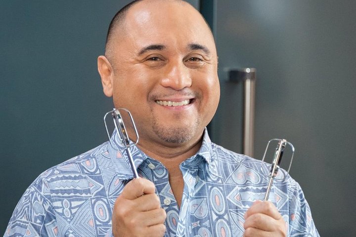 Lanai Tabura curated Private Aloha Plate Food Tour with Pickup - Image 1