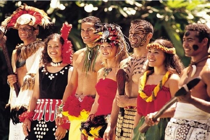 Pearl Harbor, Dole Plantation, Polynesian Center from Waikiki  - Image 2