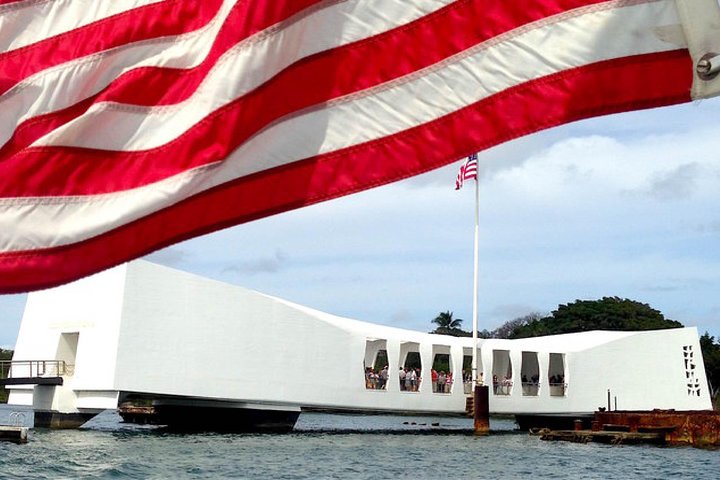 Pearl Harbor Tour Arizona Memorial and USS Bowfin  - Image 1