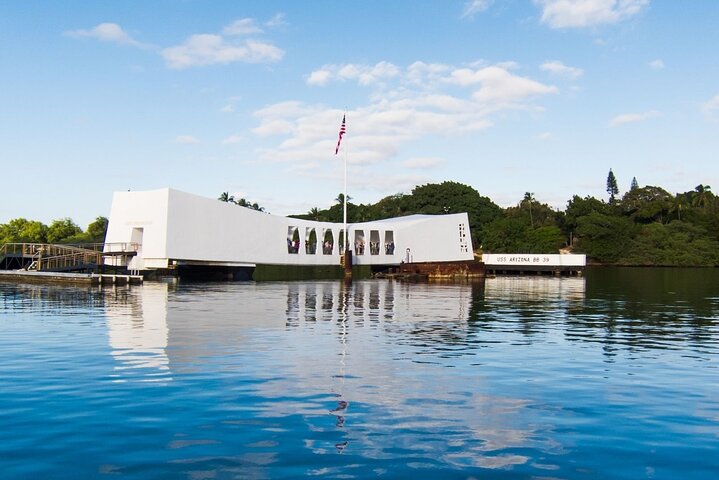 Pearl Harbor, USS Arizona & Hawaiian History Tour - SMALL GROUP  - Image 4