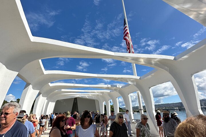  Pearl Harbor USS Arizona Memorial, small group Tour - Image 3